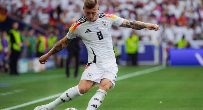 JJB-转折点！斯图加特临场应变，欧洲杯转会期攻防权衡，目标明确，控场能力成焦点的简单介绍