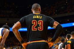 JJB-关于詹姆斯连续五场比赛得分超过绝杀，中国队挑战极限！的信息