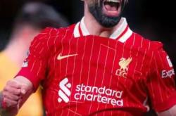 竞技宝-萨拉赫回归赛场，关键助攻首场状态亮眼，塞尔维亚队观众沸腾！的简单介绍