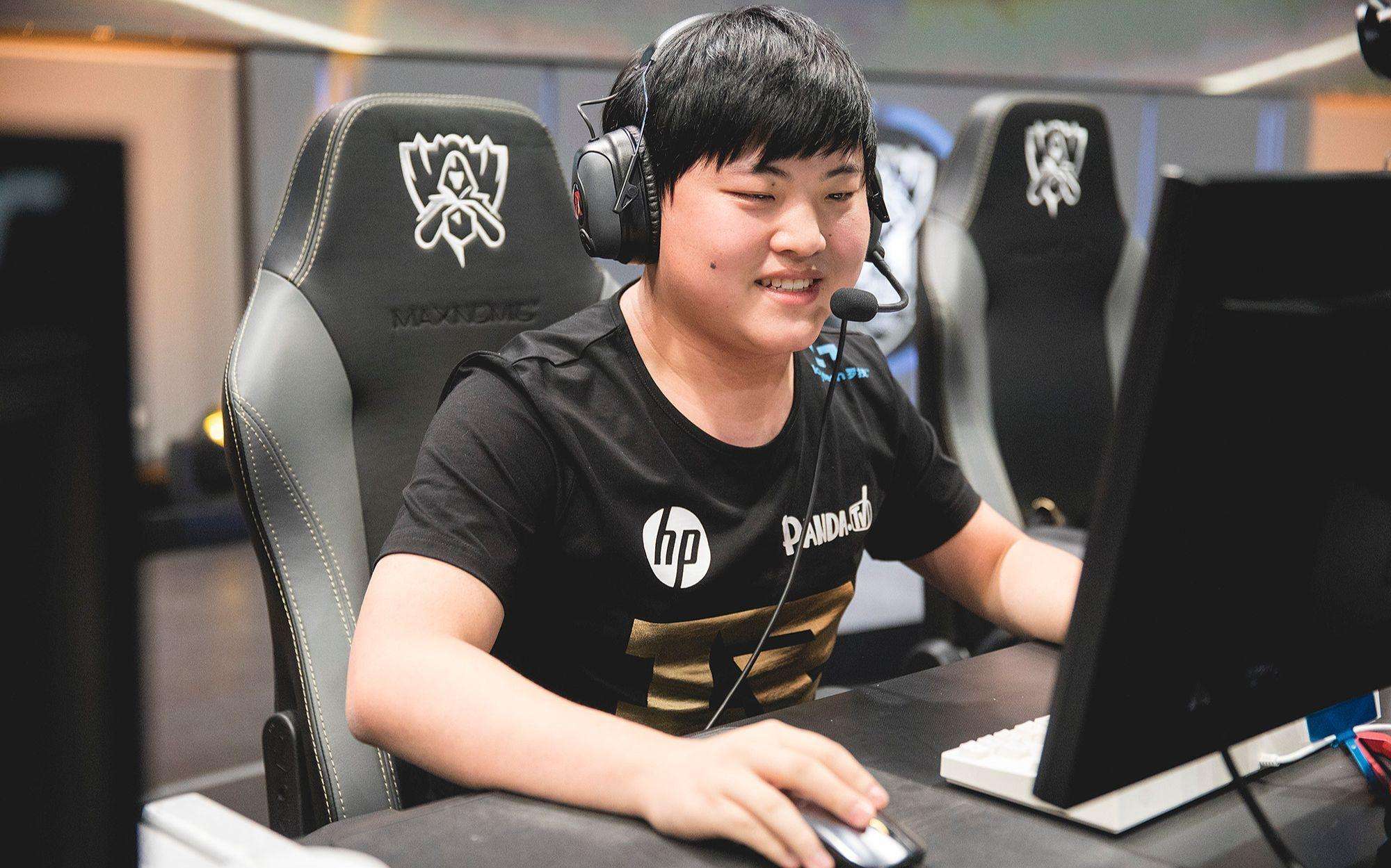 包含Uzi在C9比赛中精彩发挥,高光表现引发热议!的词条 包含Uzi在C9比赛中精彩发挥,高光表现引发热议!的词条